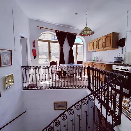 Nyaraló Traditional Maltese Townhouse In *