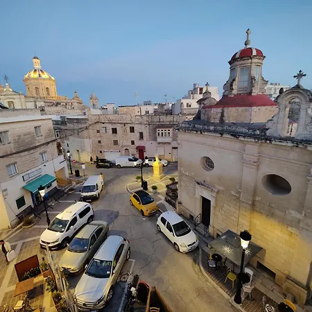 Nyaraló Traditional Maltese Townhouse In *