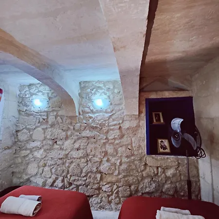 Traditional Maltese Townhouse In Nyaraló *
