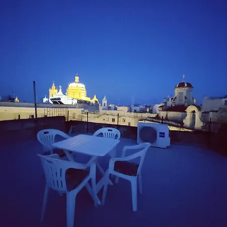 Traditional Maltese Townhouse In Nyaraló Rabat