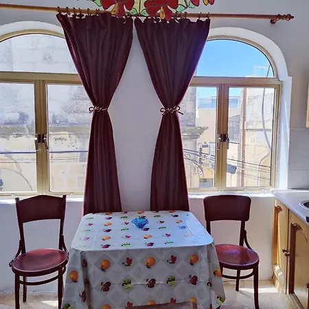 Traditional Maltese Townhouse In 拉巴特